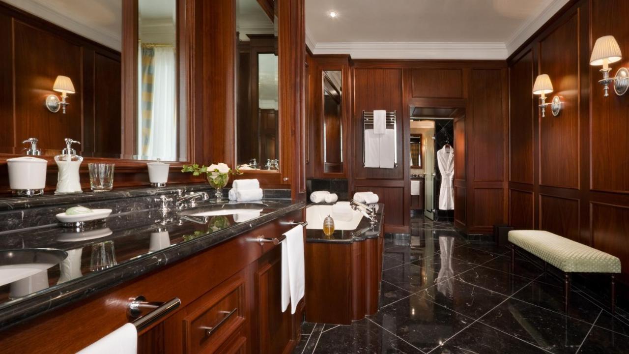 Castlemartyr Resort Hotel Екстер'єр фото Bathroom