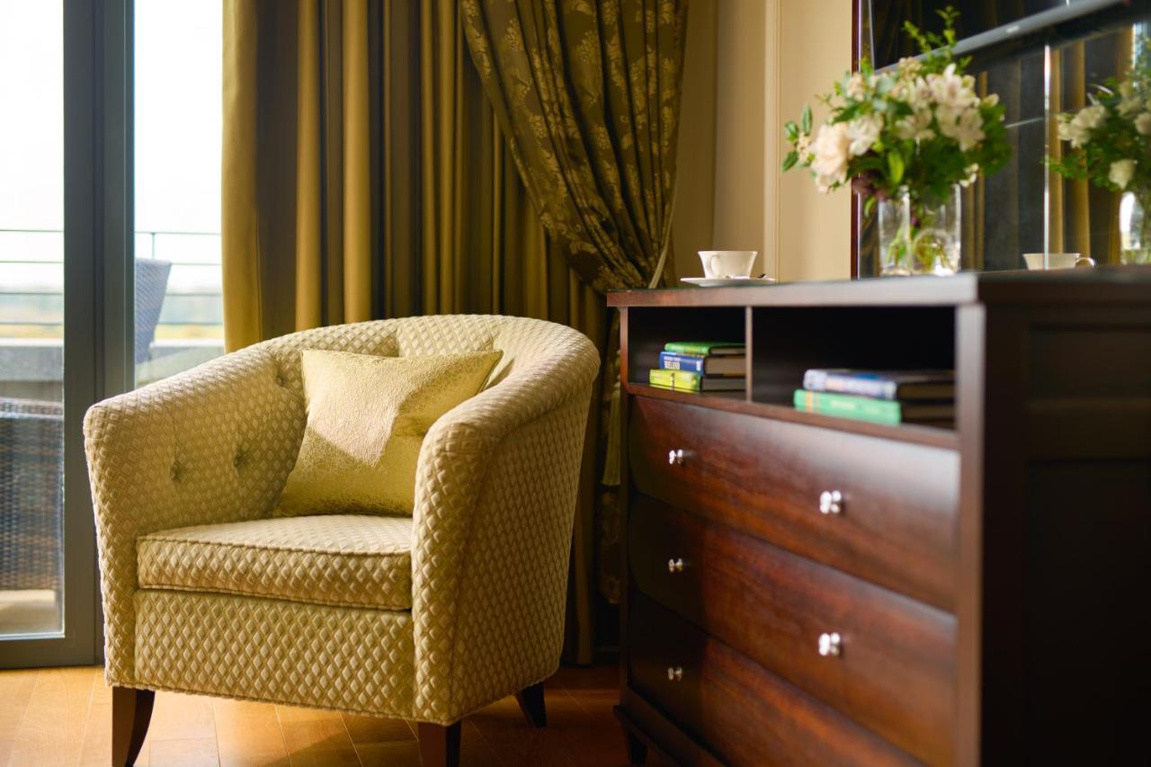 Castlemartyr Resort Hotel Екстер'єр фото A modern bedroom