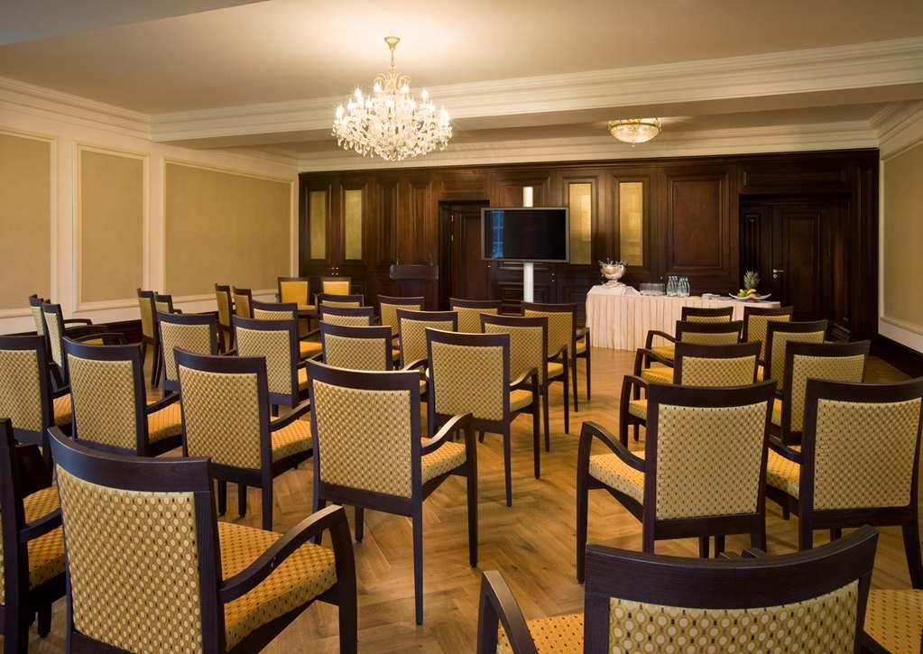 Castlemartyr Resort Hotel Зручності фото The meeting room