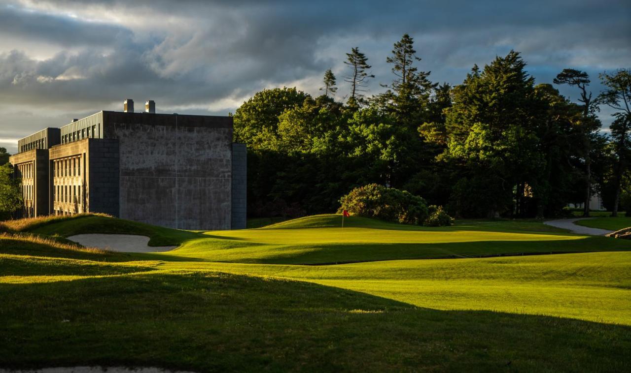 Castlemartyr Resort Hotel Екстер'єр фото The 18th green