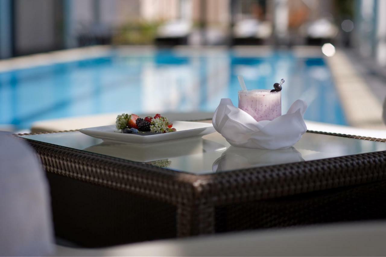 Castlemartyr Resort Hotel Екстер'єр фото The swimming pool at the hotel